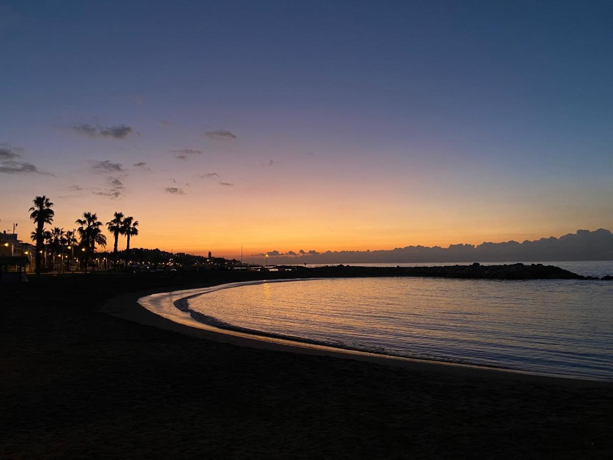 Exclusivo Apartamento Cerca De La Playa Malaga Luaran gambar