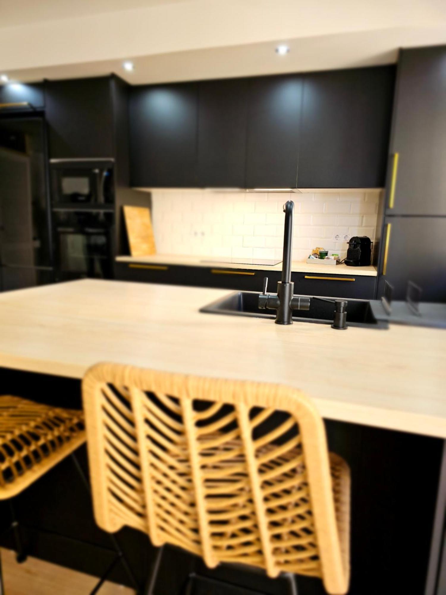 Exclusivo Apartamento Cerca De La Playa Malaga Luaran gambar