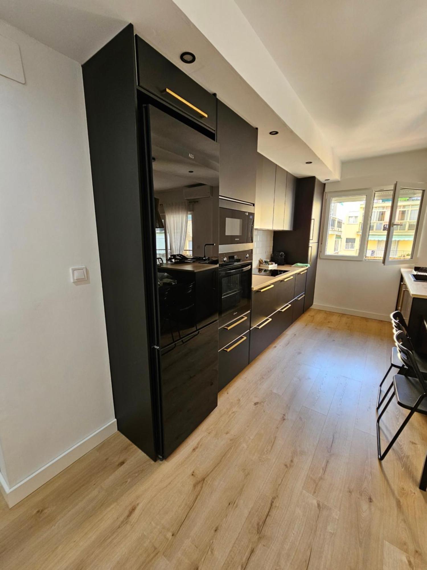 Exclusivo Apartamento Cerca De La Playa Malaga Luaran gambar