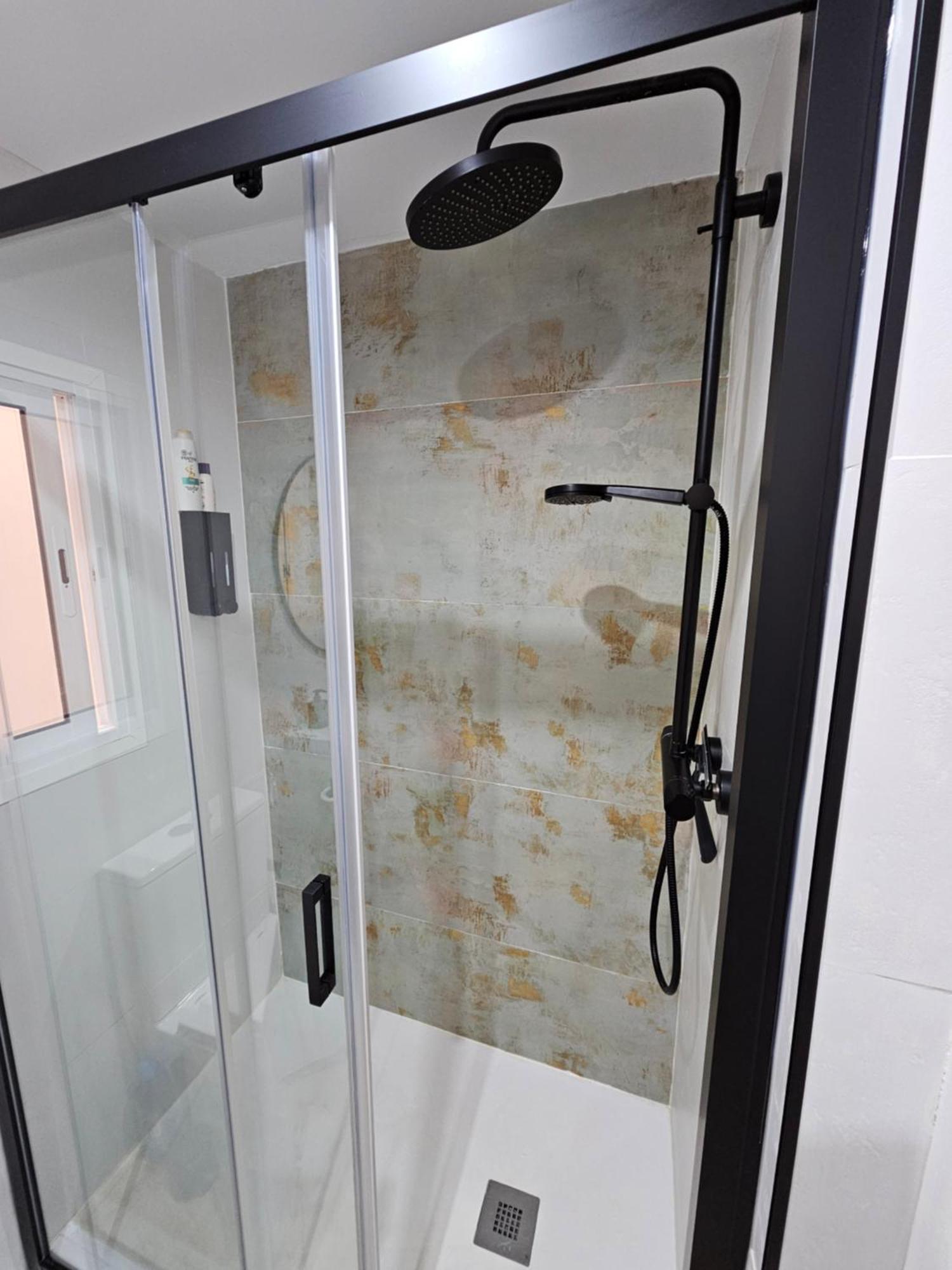 Exclusivo Apartamento Cerca De La Playa Malaga Luaran gambar